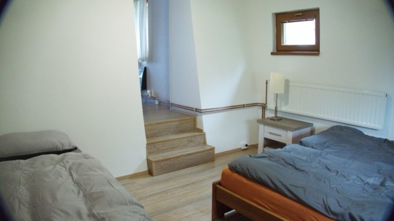 velky apartman loznice