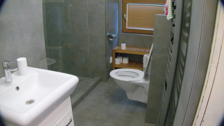 velky apartman wc